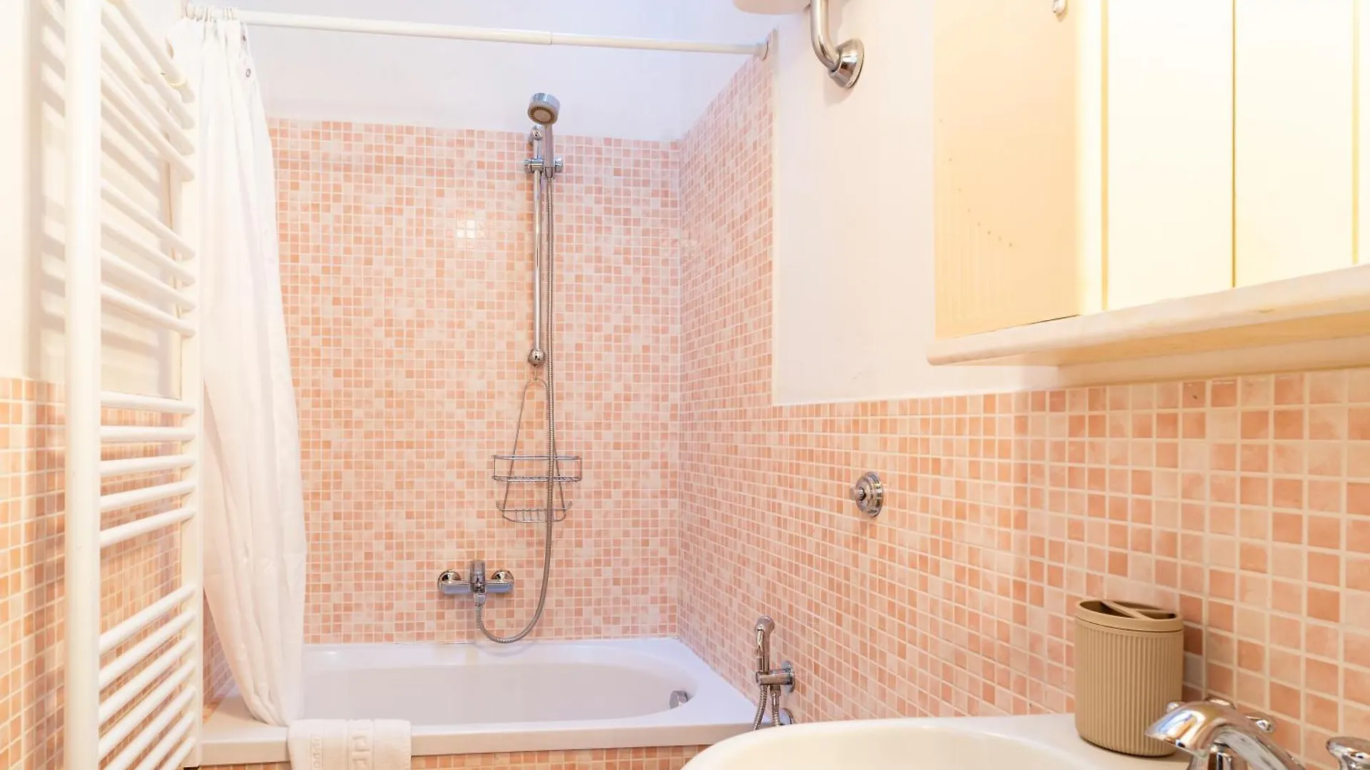 In The Shadow Of Fortezza Nuova Cozy Apartment Livorno